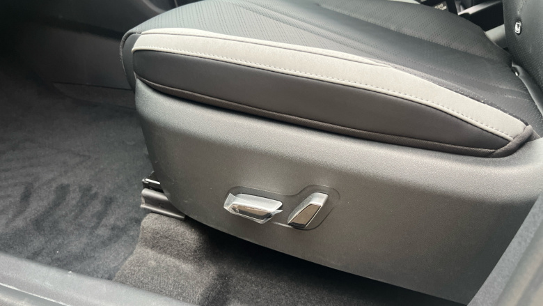 BYD Dolphin Surf 65kW Boost 43kWh 5dr Auto Electric Hatchback